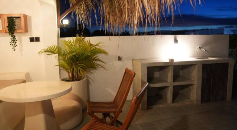 Villa with pool — photo 5