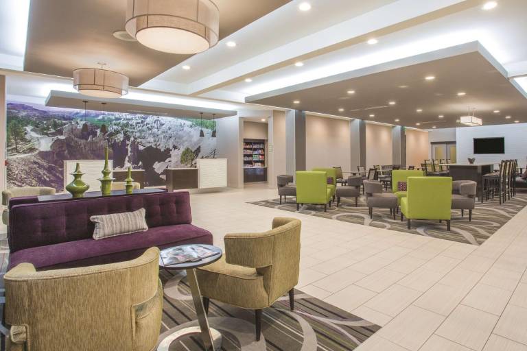 La Quinta Inn & Suites by Wyndham Cedar City — photo 2