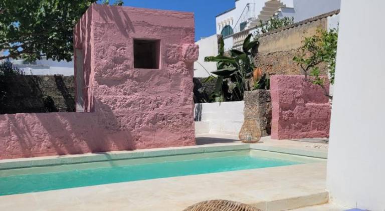 Vacation home with pool — photo 5