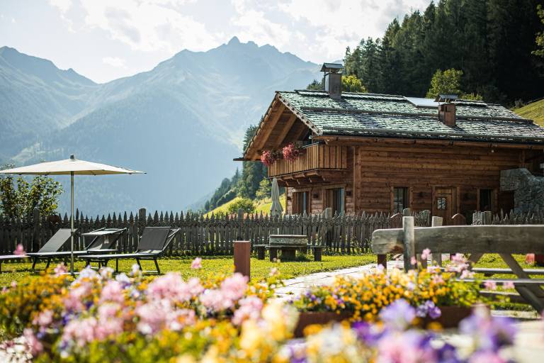 Chalet with hot tub, patio & sauna | Mountain view in Valle Aurina
