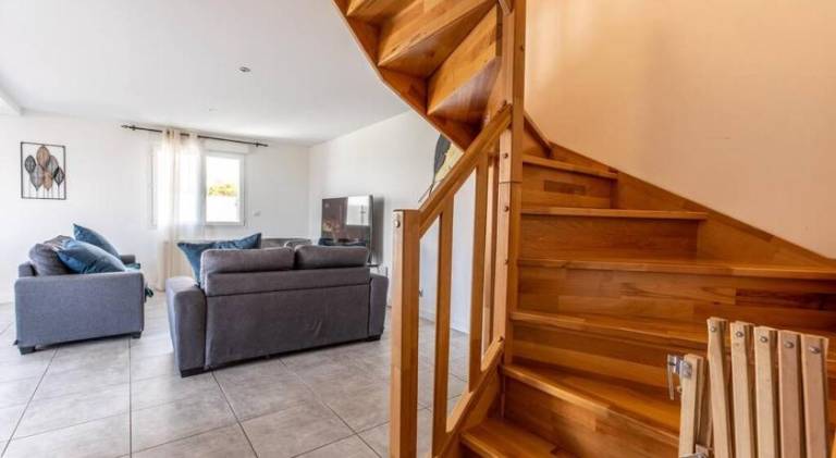 Fully equipped wonderful house with patio, private pool & yard | Good for workation | Pets are welcome — photo 4