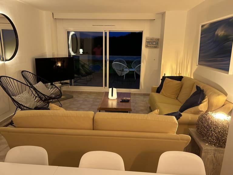 Rental apartment with terrace, garden & pool — photo 3