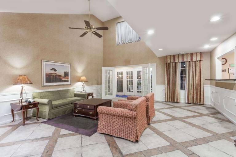 Baymont by Wyndham Hickory — photo 3