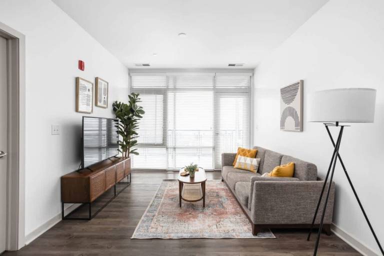 CozySuites Modern 2BR in Bottleworks Indy