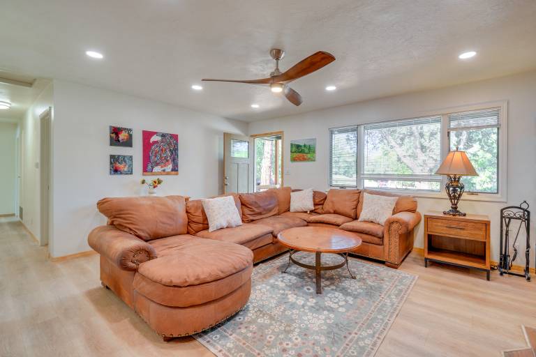 Dog Friendly! Peaceful Wooded Retreat in Prescott — photo 5