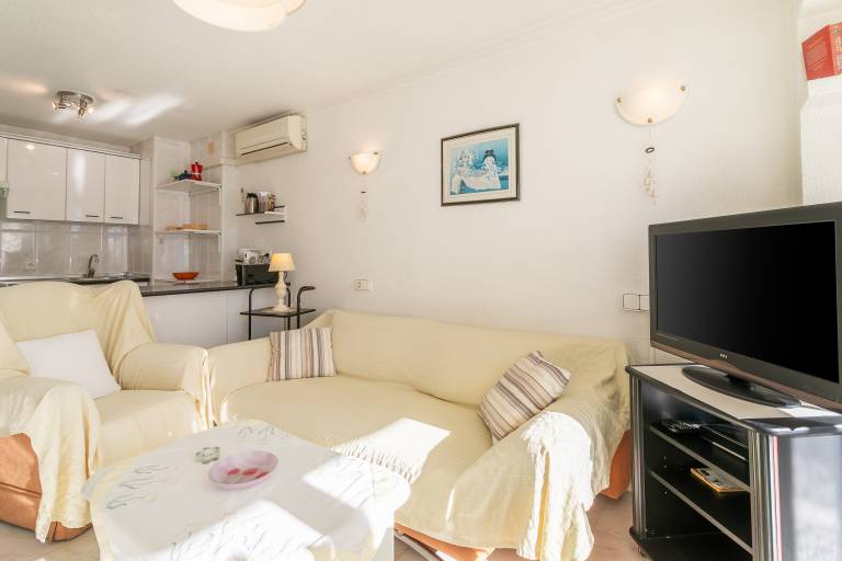 Fully equipped apartment with terrace & fast internet | Lake view | Beach nearby | Pets allowed — photo 4