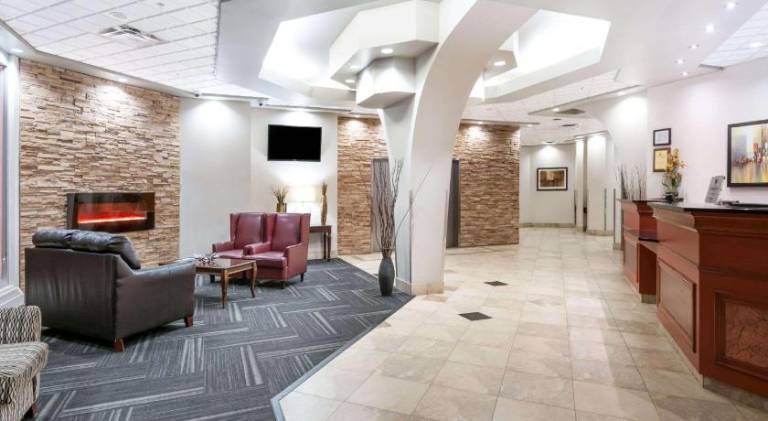 Ramada by Wyndham Edmonton South — photo 2