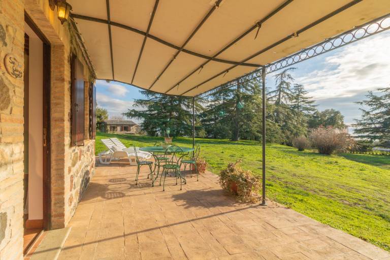 Il Poderaccio Agri-relais: San Lorenzo: Accogliente bilocale con terrazza vista lago di Bolsena — photo 3
