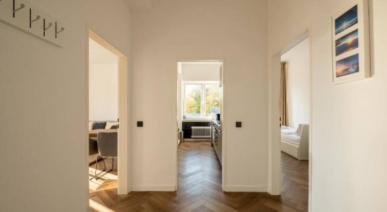 Airport Apartment fur 4 - Smart TV - Kuche - eCharger — photo 3