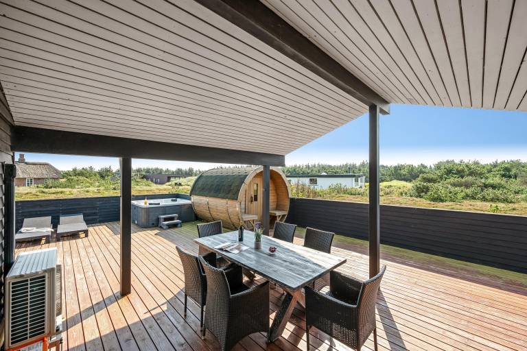 Charming holiday home near the North Sea, with outdoor sauna and outdoor spa. — photo 3