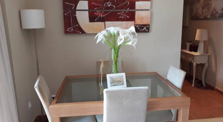 Fully equipped holiday apartment with patio, garden & pool | Perfect for remote work | Pet-friendly — photo 4