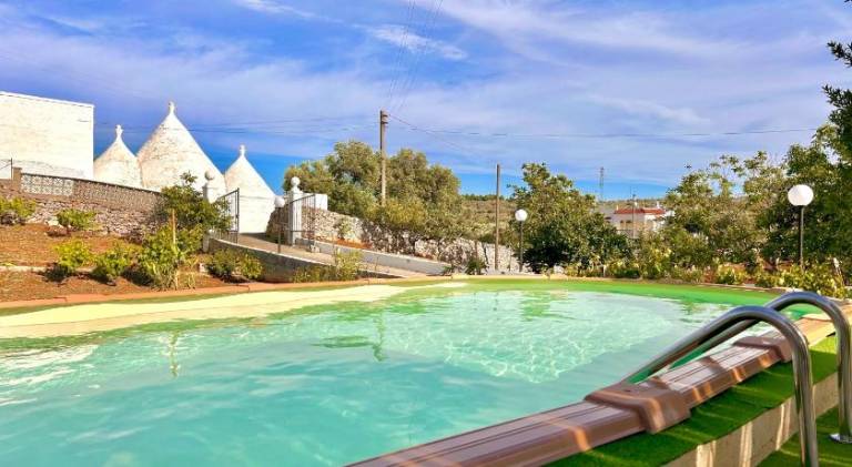 Villa with jacuzzi & pool | Pets are welcome in Ostuni