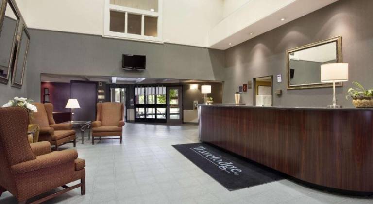 Travelodge by Wyndham Ottawa East — photo 4