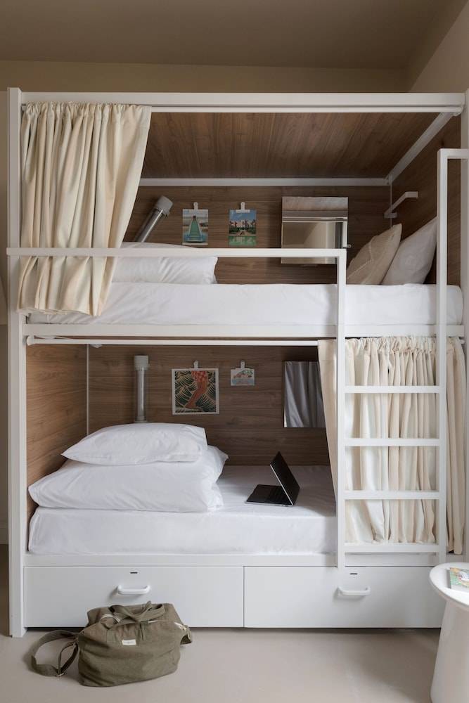 Hostel Carabacel