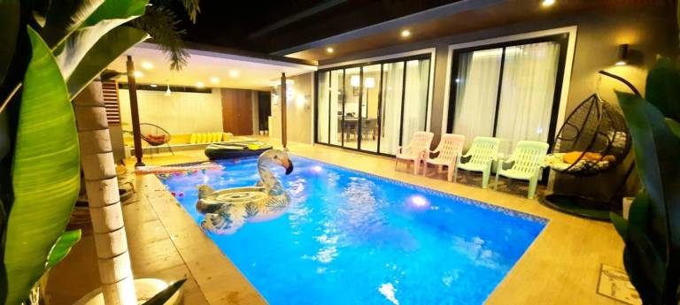 Colorful Pool Villa (cha-am) in Phetchaburi