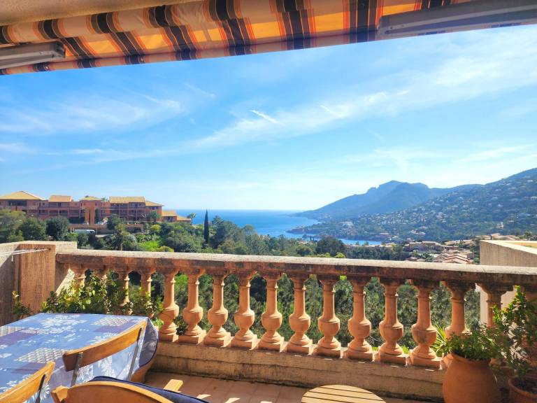 Magnificent 2p sea view and swimming pool — photo 4