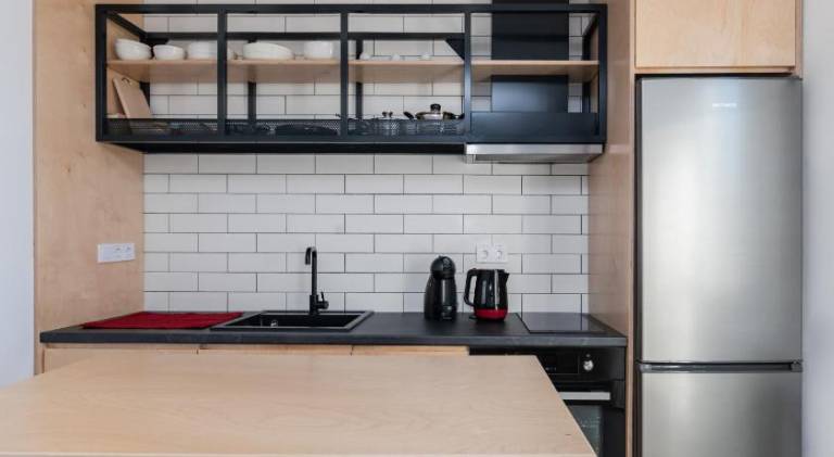 Industrial 2BD Flat - 3 Min to Metro & Stadium — photo 4