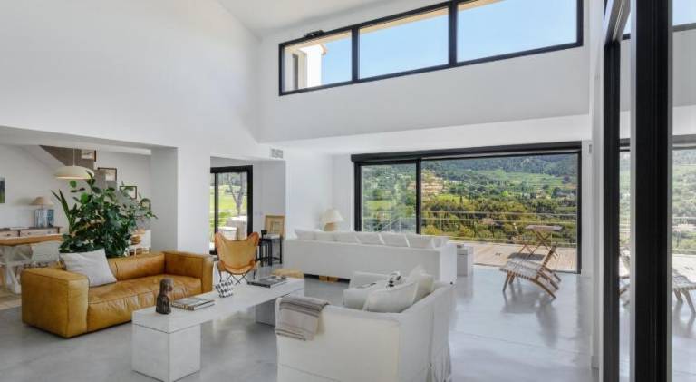 Villa with terrace, private pool & yard | Perfect for remote work — photo 3