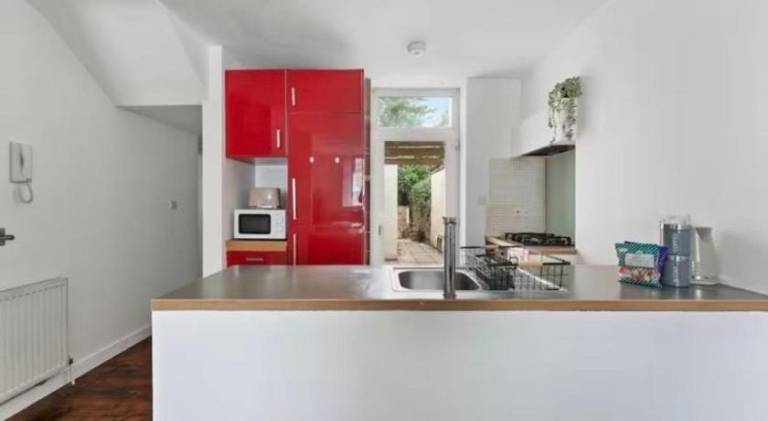 Apartment with jacuzzi — photo 5