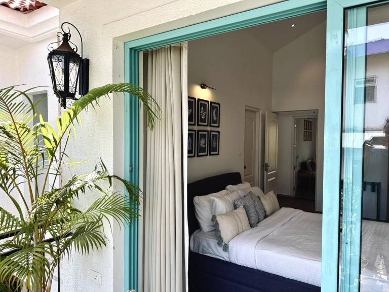 Wonderful villa with pool & yard | Suitable for remote work | Pets are welcome — photo 2