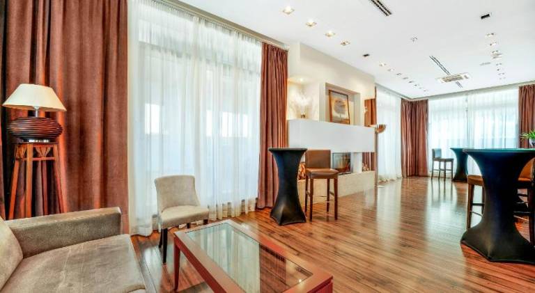 IN Hotel Beograd — photo 4