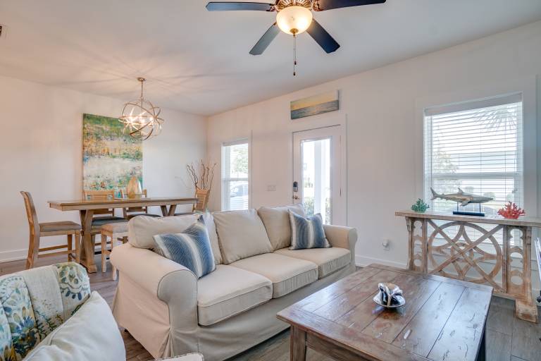 Seabreeze -Walk to beach! Pet friendly! — photo 4