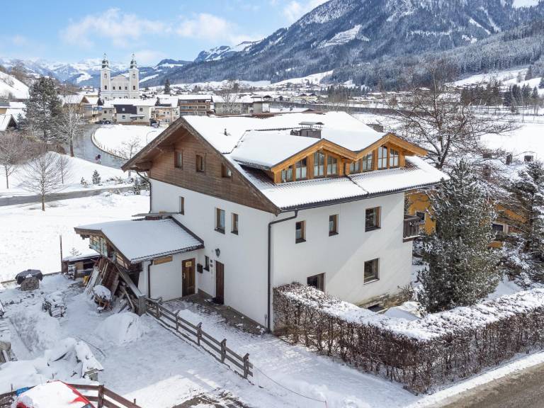 Ferienwohnung mit Hund in Brixen im Thale Tirol f&uuml;r max. 3 Personen