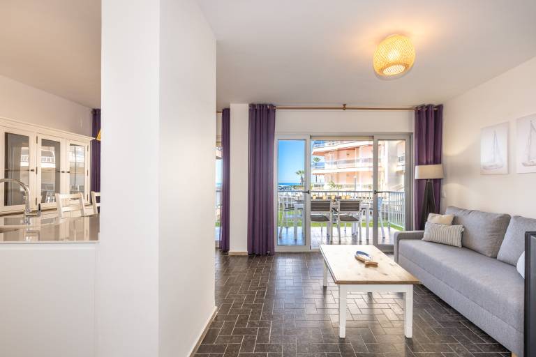 Fully equipped lovely apartment with terrace & garden | Next to the beach | Pets are welcome — photo 5
