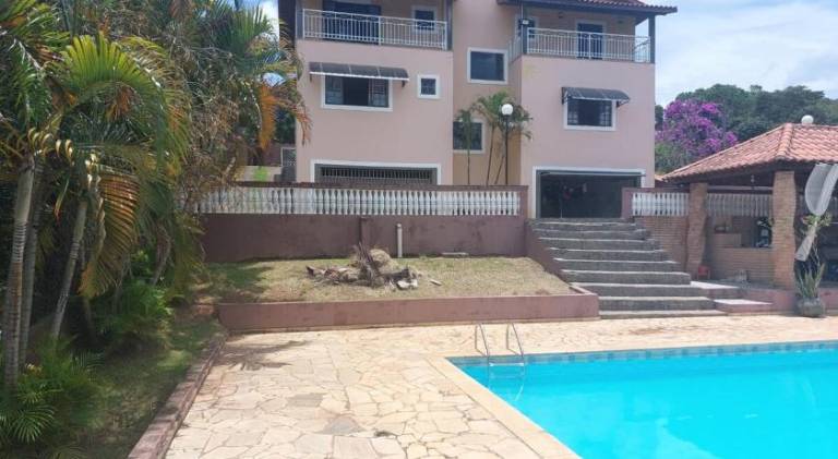 1000 m&sup2; Ferienhaus