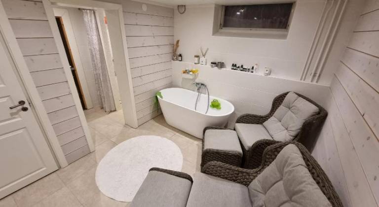 Villa with 5 rooms for 11 persons — photo 2