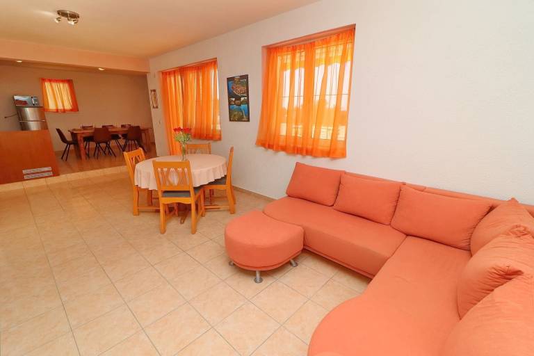 Fully equipped rental apartment with terrace & grill | Sea view | Dogs allowed — photo 2