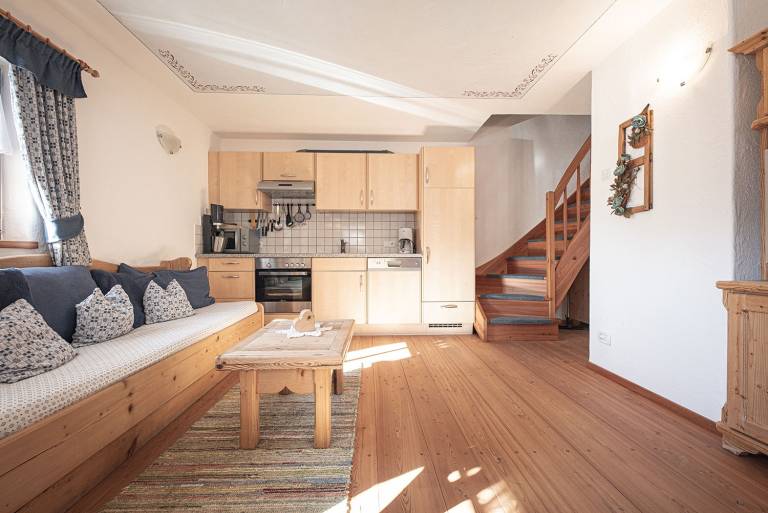 Family-friendly wonderful rental apartment with fast internet, barbecue & yard | Mountain view | Dogs allowed — photo 2