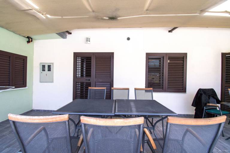 Charming holiday apartment with yard, private pool & patio | Pool view | Beach nearby | Pets allowed — photo 5