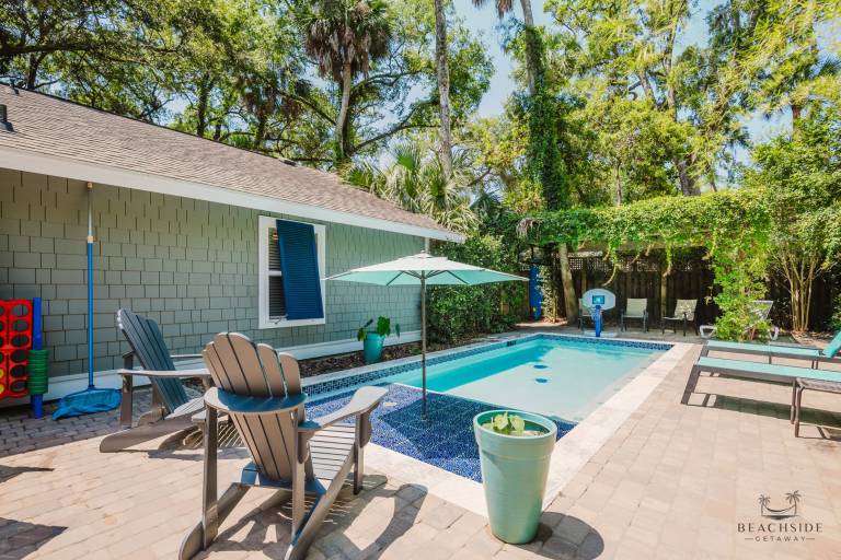 Vacation home with private pool, barbecue & patio in Hilton Head Island, SC
