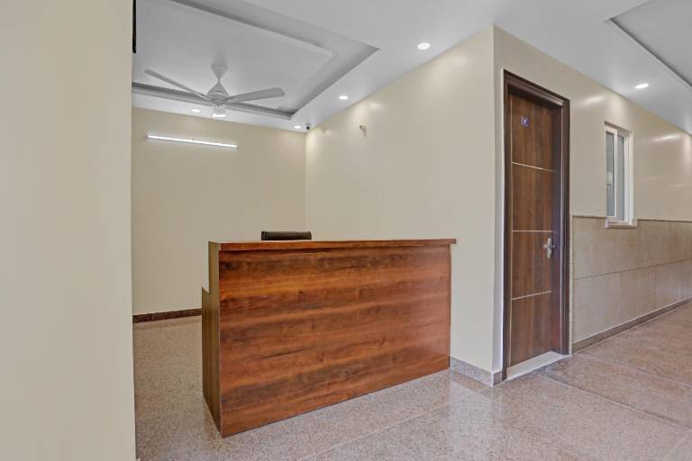 Collection O Raksha Inn Near PVR Ansal Plaza Greater Noida — photo 3