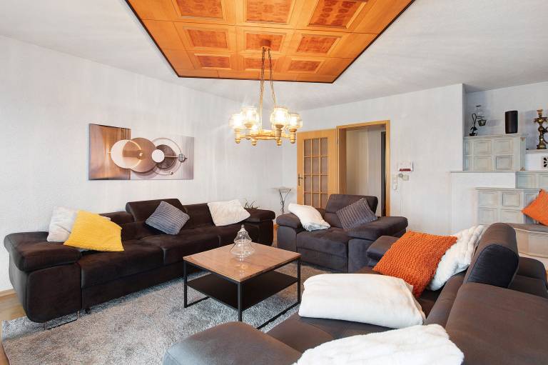 Alpine View Apartment with Mountain Views, Balcony & Wi-Fi — photo 4