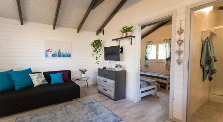 Charming lodge with BBQ, garden & terrace | Pets allowed in Ustka