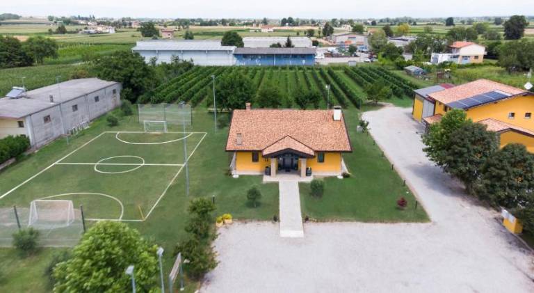 Farm with yard in San Michele al Tagliamento