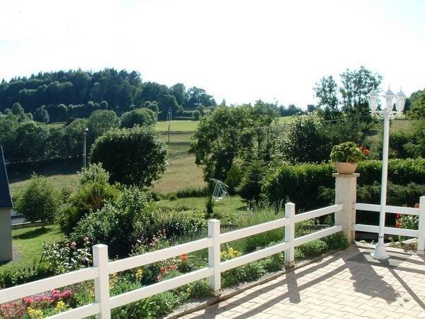 Gite with barbecue, terrace & garden | Mountain view — photo 4