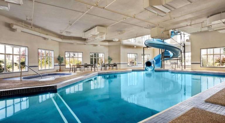 Days Inn & Suites by Wyndham Strathmore — photo 2