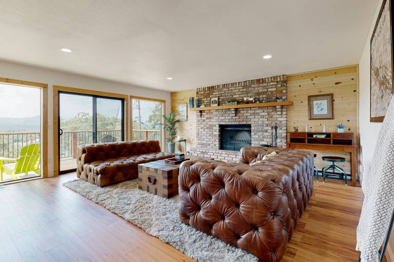 House  Groveland