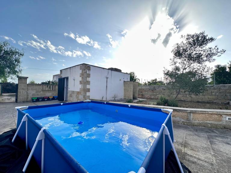 Vacation home with barbeque, terrace & private pool — photo 4