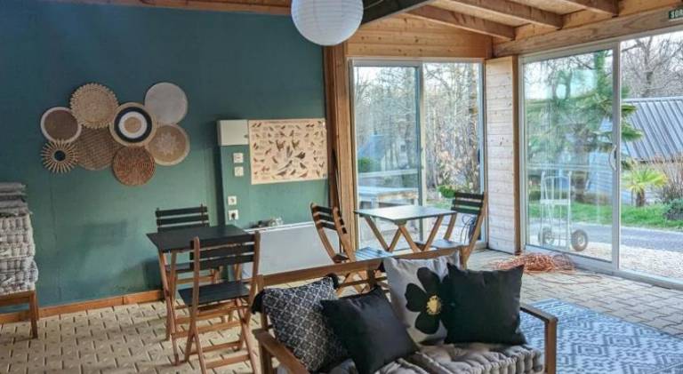 Pleasant chalet with pool & jacuzzi | Pets allowed — photo 4