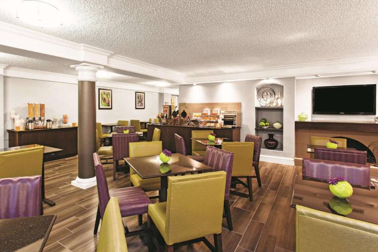 La Quinta Inn by Wyndham Fresno Yosemite — photo 4