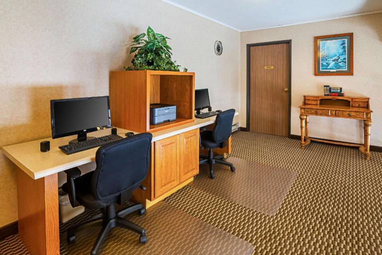 Travelodge by Wyndham Rapid City/Black Hills in Rapid City, SD
