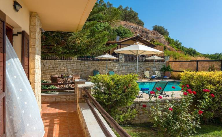 Argiris Villa - 4BD villa with sea view — photo 4
