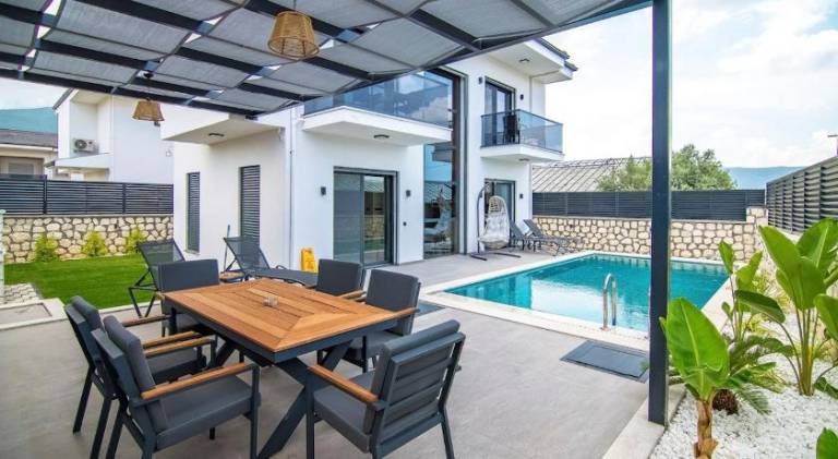Wonderful villa with barbeque, private pool & garden | Pets are welcome in Fethiye