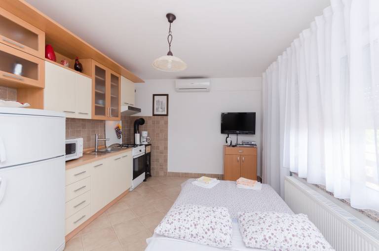 Rental apartment with BBQ & patio | Sea view — photo 4