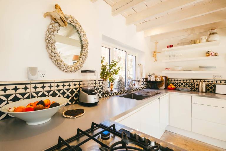 Family-oriented wonderful villa with barbeque, yard & terrace | Close to the beach | Pets are welcome — photo 5