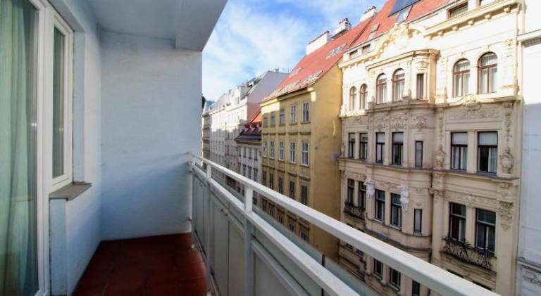 Balcony Apartment - Next to Opera — photo 5